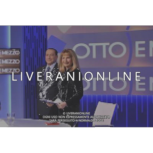 ROMA 08/01/2013 TRASMISSIONE TELEVISIVA OTTO E MEZZO NELLA FOTO SILVIO BERLUSCONI-LILLI GRUBER FOTO FABRIZIO CORRADETTI-AG ALDO LIVERANI S A S