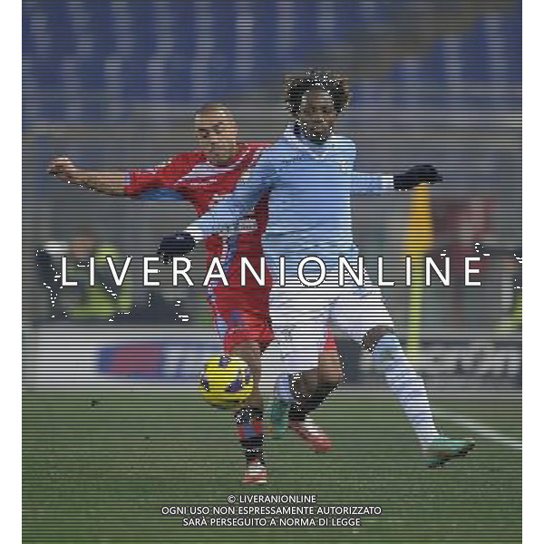 Roma - 08/01/2013 - Stadio Olimpico - TIM CUP 2012-2013 - Quarti di Finale - Lazio vs Catania - nella foto: Luis Pedro Cavanda e Sergio Almiron å© Fabrizio Corradetti - Ag. Aldo Liverani sas