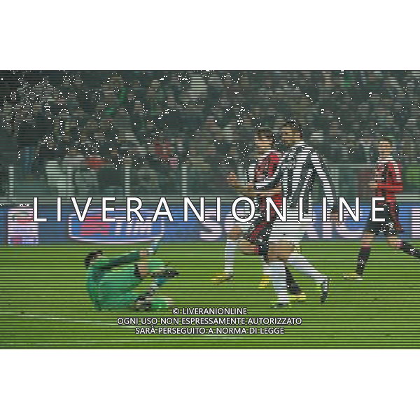 Coppa Italia TIM - Quarti di Finale Torino 9-01-2013 Juventus - Milan nella foto: Vucinic segna il 2 a 1 Juve foto Roberto Garavaglia - ag. Aldo Liverani sas