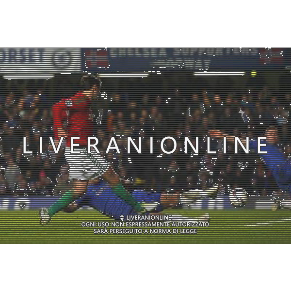 Swansea City\'s Danny Graham scores his sides second goal Football - Football - Capital One Cup Semi-Final - Chelsea v Swansea City - Wednesday 9th January 2013 - Stamford Bridge - London © CameraSport - 43 Linden Ave. Countesthorpe. Leicester. England. LE8 5PG - Tel: +44 (0) 116 277 4147 - admin@camerasport.com - www.camerasport.com AG ALDO LIVERANI S A S ONLY ITALY