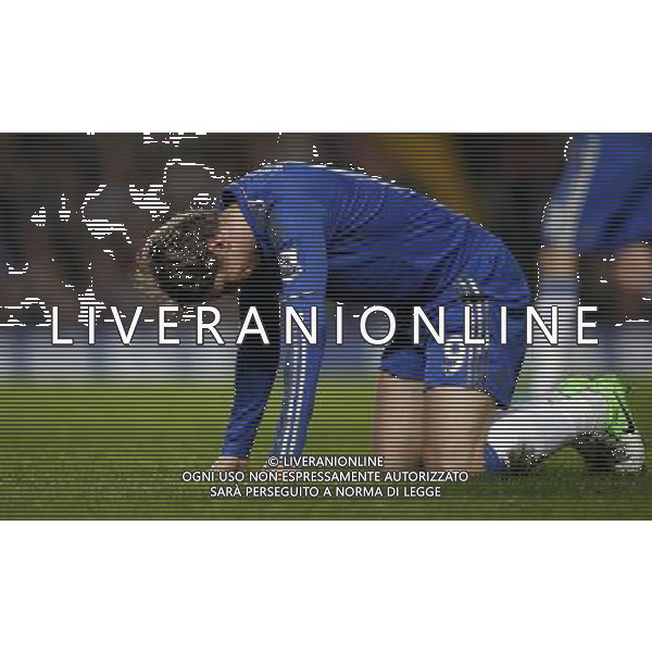 (130110) -- LONDON, Jan. 10, 2013 () -- Fernando Torres of Chelsea reacts during the English League Cup (Capital One Cup) semifinal first leg between Chelsea and Swansea at Stamford Bridge in London, Britain, on Jan. 9, 2013. Chelsea lost 0-2. (/Wang Lili) FOR EDITORIAL USE ONLY. NOT FOR SALE FOR MARKETING OR ADVERTISING CAMPAIGNS. NO USE WITH UNAUTHORIZED AUDIO, VIDEO, DATA, FIXTURE LISTS, CLUB/LEAGUE LOGOS OR \'LIVE\' SERVICES. ONLINE IN-MATCH USE LIMITED TO 45 IMAGES, NO VIDEO EMULATION. NO USE IN BETTING, GAMES OR SINGLE CLUB/LEAGUE/PLAYER PUBLICATIONS. AG ALDO LIVERANI S A S ONLY ITALY
