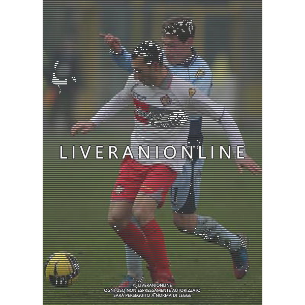 BERGAMO 13 GENNAIO 2013, NELLA FOTO CONTRASTO TRA GAETANO CARIDI A SINISTRA E BELOTTI ANDREA A DESTRA DELLA FOTO ,ph.moro/ALDO LIVERANI ALBINOLEFFE - CREMONESE CAMPIONATO CALCIO SERIE BWIN 13/01/2013