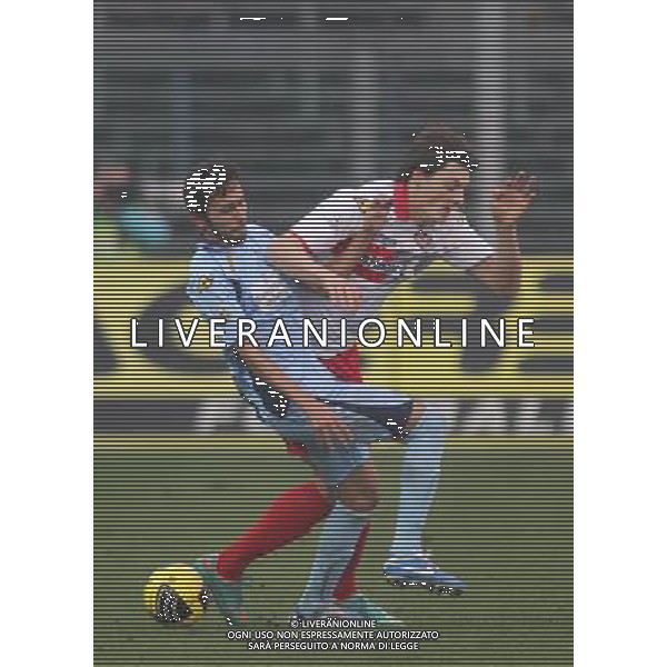 BERGAMO 13 GENNAIO 2013, NELLA FOTO CONTRASTO TRA MARVIN MAIETTI A SINISTRA E MILAN DJURIC A DESTRA DELLA FOTO ,ph.moro/ALDO LIVERANI ALBINOLEFFE - CREMONESE CAMPIONATO CALCIO SERIE BWIN 13/01/2013