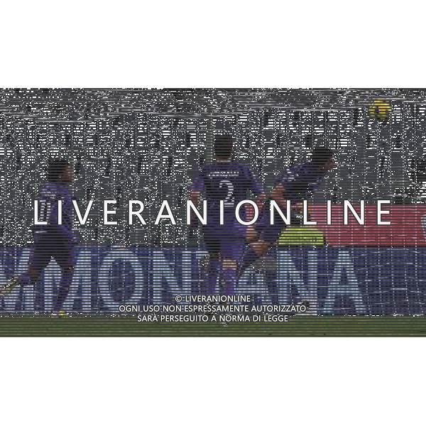 Coppa Italia TIM Cup 2012/2013 Quarti di Finale Firenze - 16.01.2013 Fiorentina-Roma Nella Foto:salvataggio sulla linea di savic su destro /Ph.Vitez-Ag. Aldo Liverani