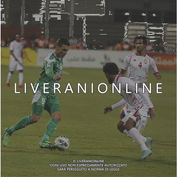 (130119) -- AR RIFA\' , Jan. 19, 2013 () -- Iraq\'s Ahmed Yasin (L) controls the ball during the Gulf Cup final match against United Arab Emirates at Bahrin National Stadium in Ar Rifa\', Bahrain, Jan. 18, 2013. UAE won 2-1 to claim the title. (/Ali Mahmood) ©photoshot/AGENZIA ALDO LIVERANI SAS - ITALY ONLY - EMIRATI ARABI UNITI VS IRAQ partita finale della Coppa del golfo allo Stadio Nazionale di Ar Rifa\', Bahrain, 18 gennaio 2013.