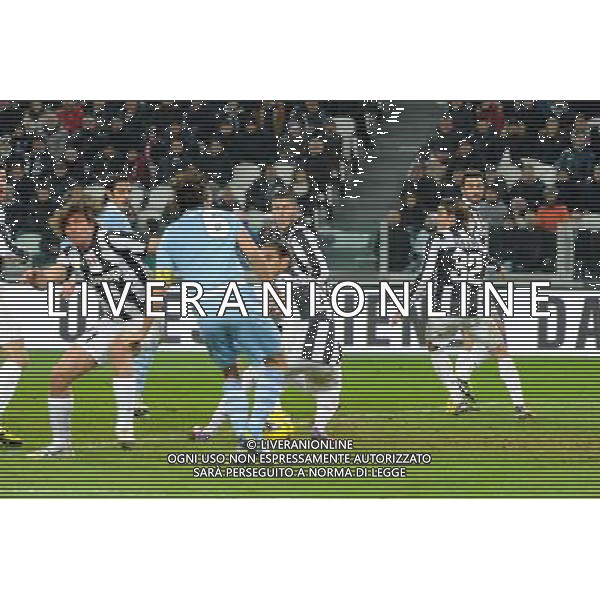 Coppa Italia TIM - Semifinale gara di andata Torino 22-01-2013 Juventus - Lazio nella foto: Mauri segna 1 a 1 Lazio foto Roberto Garavaglia - ag. Aldo Liverani sas
