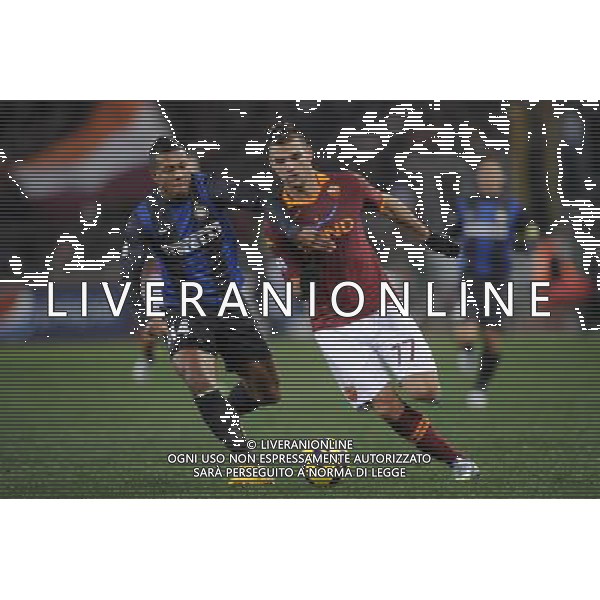 Roma - 23/01/2013 - Stadio Olimpico - TIM CUP 2012-2013 - semifinale andata - Roma vs Inter - nella foto: guarin e Tachtsidis Â© Fabrizio Corradetti - Ag. Aldo Liverani sas