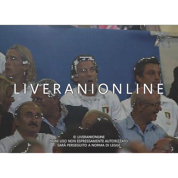 PALERMO 04/09/04 QUALIFICAZIONI MONDIALI ITALIA-NORVEGIA NELLA FOTO: DEL PIERO ALESSANDRO IN TRIBUNA PH: ALDO LIVERANI