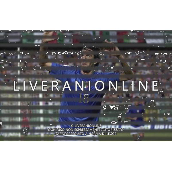 PALERMO 04/09/04 QUALIFICAZIONI MONDIALI ITALIA-NORVEGIA NELLA FOTO: toni luca esulta doopo il gol PH: ALDO LIVERANI