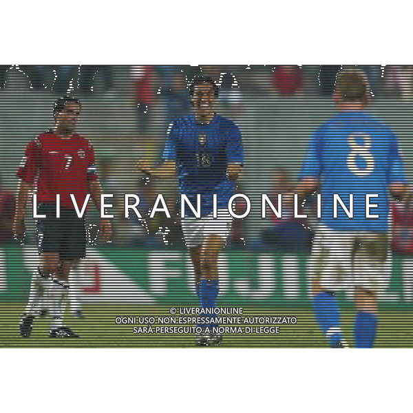 PALERMO 04/09/04 QUALIFICAZIONI MONDIALI ITALIA-NORVEGIA NELLA FOTO: toni luca esulta dopo il gol PH: ALDO LIVERANI