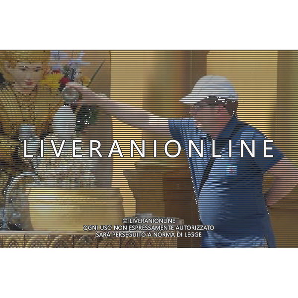 (130124) -- YANGON, Jan. 24, 2013 () -- A tourist is seen in downtown Yangon, Myanmar, on Jan. 24, 2013. Significant reforms and increased exchanges with the international community brought Myanmar over one million person-time of foreign tourists in 2012. (/U Aung) (lr) ©photoshot/AGENZIA ALDO LIVERANI SAS - ITALY ONLY - Oltre un milione di turisti stranieri nel 2012 hanno visitato il centro di Yangon, nel Myanmar, il 24 gennaio 2013.