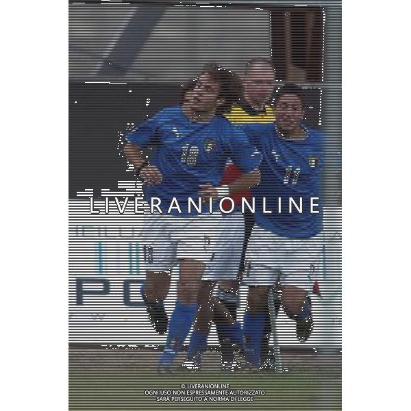 Helsinki 10/06/2003 finlandia - italia qualificazioni europei nella foto GILARDINO E SCULLI ESULTANO DOPO IL GOL DEL 2-1 SEGNATO DA GILARDINO foto nando vescusio/agenzia aldo liverani