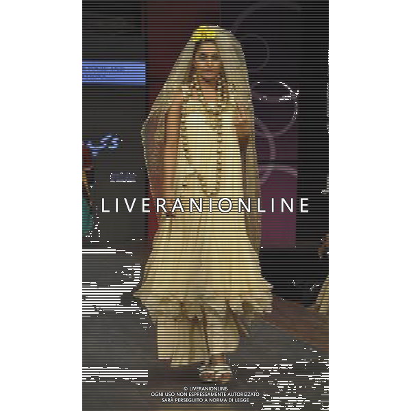 (130129) -- KARACHI, Jan. 29, 2013 () -- A Pakistani model presents a creation by designer Sahnaz on the second day of Karachi Fashion Week in southern Pakistani port city of Karachi, Jan. 28, 2013. (/Masroor) (zy) ©Photoshot/AGENZIA ALDO LIVERANI SAS-ITALY ONLY - EDITORIAL USE ONLY