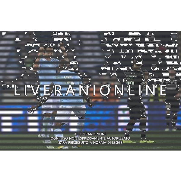 Roma - 29/01/2013 - Stadio Olimpico - TIM CUP 2012-2013 - semifinale ritorno - Lazio vs Juventus - nella foto: ledesma e ciani esultano dopo il gol di alvaro gonzalez Â© Fabrizio Corradetti - Ag. Aldo Liverani sas