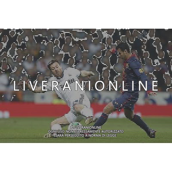 Real Madrid\'s Xabi Alonso and FC Barcelona\'s Pedro Rodriguez during spanish Kings Cup match on January 30th 2013. Photo: Cid-Fuentes Cebolla / ALFAQUI AG ALDO LIVERANI S A S ONLY ITALY
