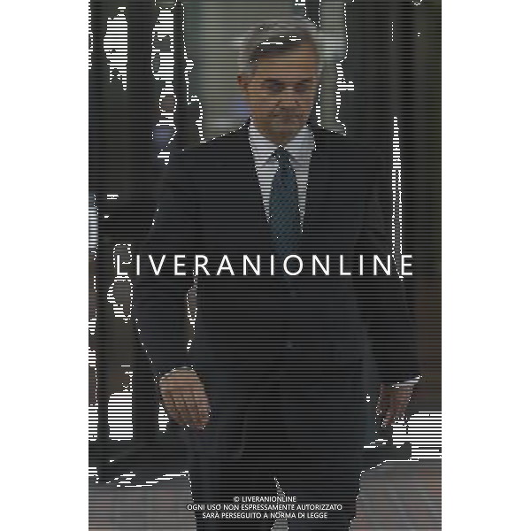 Britain\'s former energy secretary Chris Huhne leaves Southwark Crown Court in London Britain 04 February 2013. Former cabinet minister Chris Huhne has pleaded guilty to perverting the course of justice over claims his ex-wife Vicky Pryce took speeding points for him a decade ago.The Liberal Democrat MP, 58, changed his plea on the first day of his trial at Southwark Crown Court. Mr Huhne said outside court he will be standing down as MP for Eastleigh. ©photoshot/AGENZIA ALDO LIVERANI SAS - ITALY ONLY - L\'ex segretario Britannico all\'energia Chris Huhne e la sua compagna Carina Trimingham arrivano a Southwark Crown Court a Londra, Gran Bretagna 4 febbraio, 2013 per un processo a suo carico