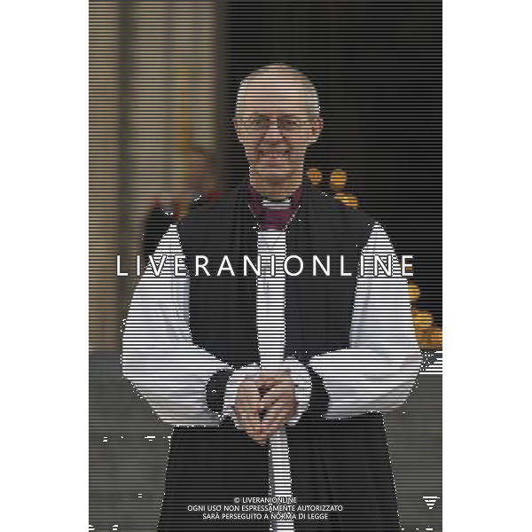The 105th Archbishop of Canterbury Justin Welby poses for the media at the main entrance of St. Paul\'s Cathedral following the ceremony known as the \'Confirmation of Election\' in London on 04 February 2013. Dr. Rowan Williams stepped down from his position on 31st December 2012 and the Right Reverend Justin Welby was chosen as his successor. ©photoshot/AGENZIA ALDO LIVERANI SAS - ITALY ONLY - Justin Welby confermato come 105mo Arcivescovo di Canterbury all\'ingresso principale della Cattedrale di St. Paul a Londra il 04 febbraio 2013.