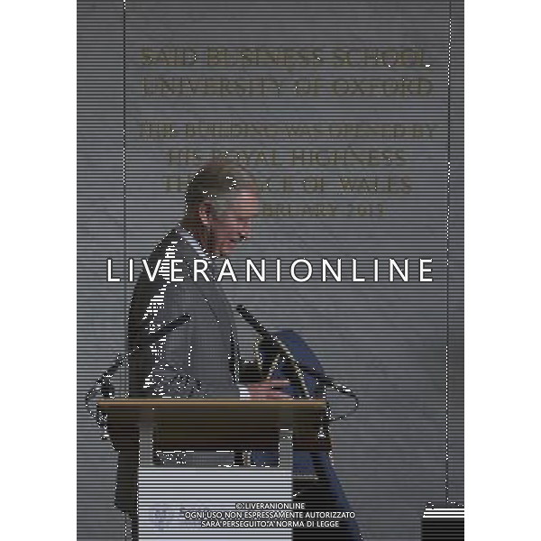 Prince Charles unveil a plaque at the Said Business school\'s new building , Oxford, Britain, 04 February 2013. ©PHOTOSHOT/AGENZIA ALDO LIVERANI SAS - ITALY ONLY - REALI INGLESI: Il principe Carlo d\'inghiletrra al nuovo edificio Said Business School, Oxford, Gran Bretagna, 04 febbraio 2013.