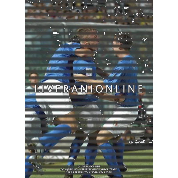 Palermo 04/09/2004 Italia - Norvegia qualificazioni mondiali 2006 nella foto daniele de rossi esultante dopo il gol foto filippo venezia/agenzia aldo liverani