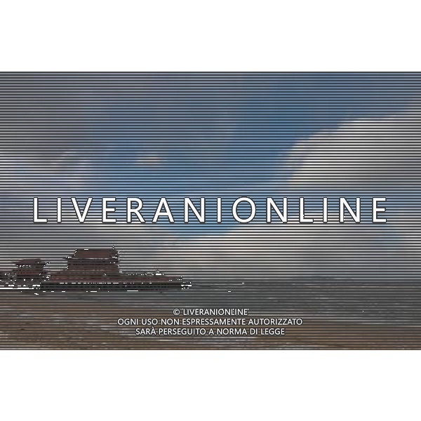 (130207) -- PENGLAI, Feb. 7, 2013 () -- Photo taken on Feb. 7, 2013 shows the scenery of the Baxiandu tourism resort in Penglai, east China\'s Shandong Province. (/Zhang Cheng) (lmm) ©photoshot/AGENZIA ALDO LIVERANI SAS - ITALY ONLY - Lo scenario del villaggio turistico Pavilion Penglai, a est della Cina provincia di Shandong .
