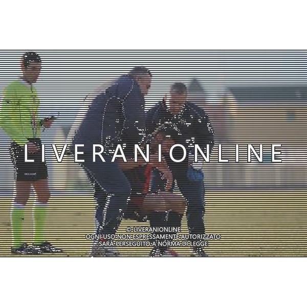 Gallo infortunio , Lumezzane-Cremonese calcio lega pro 1, Lumezzane 10 febbraio 2013.Ph Fotolive Filippo Venezia /AGENZIA ALDO LIVERANI SAS