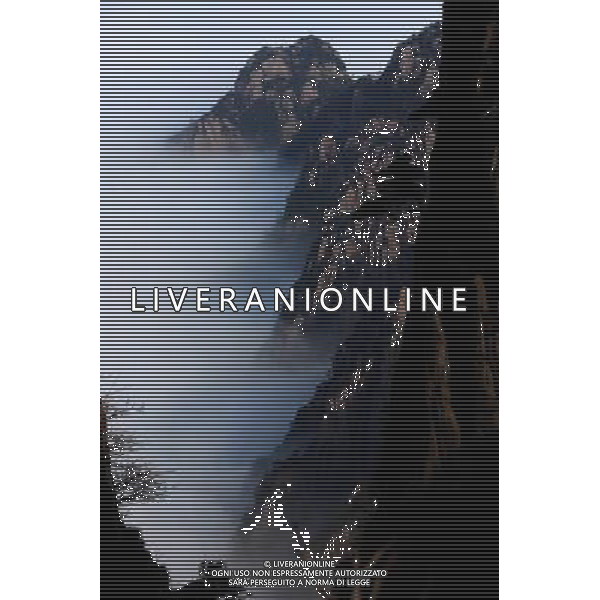 (130207) -- HUANGSHAN, Feb. 7, 2013 () -- Photo taken on Feb. 6, 2013 shows the sea of clouds after a rainfall at the Huangshan Mountain scenic spot in Huangshan City, east China\'s Anhui Province. (/Shi Guangde) (ry) ©photoshot/AGENZIA ALDO LIVERANI SAS - ITALY ONLY - Nubi dopo la pioggia avvolgono la montagna di Huangshan, provincia di Anhui est della Cina.