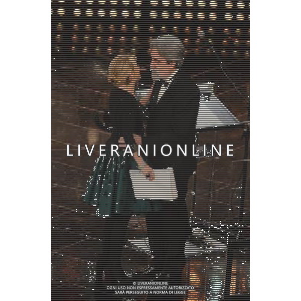 63mo Festival della Canzone italiana di Sanremo Prima Serata 12 febbraio 2013 nella foto Luciana Littizzetto e Beppe Vessicchio ©Gazzaniga/AGENZIA ALDO LIVERANI SAS