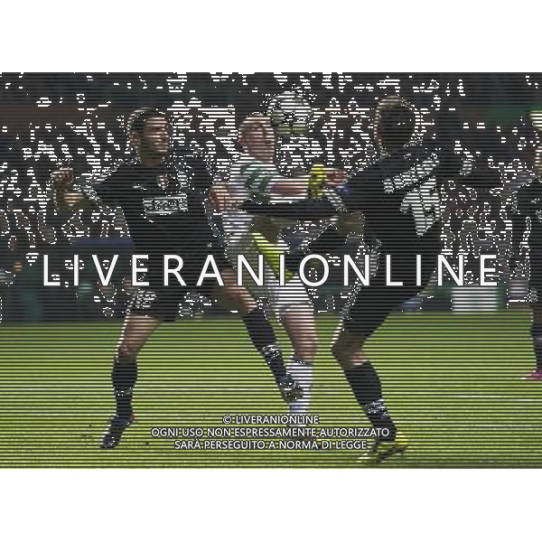 12/02/13 UEFA CHAMPIONS LEAGUE CELTIC v JUVENTUS CELTIC PARK - GLASGOW Celtic captain Scott Brown (centre) gets between Leonardo Bonucci (left) and Andrea Barzagli ©/AGENZIA ALDO LIVERANI SAS - ITALY ONLY - EDITORIAL USE ONLY