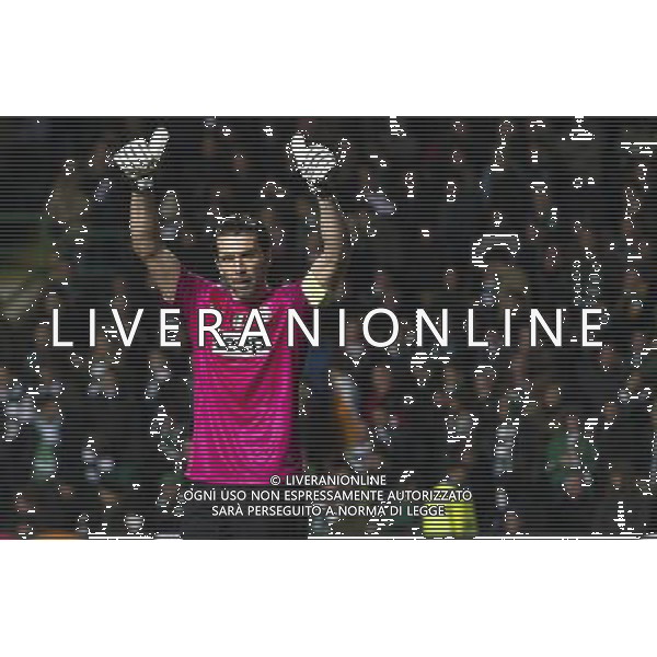 12/02/13 UEFA CHAMPIONS LEAGUE CELTIC v JUVENTUS CELTIC PARK - GLASGOW Juventus goalkeeper Gianluigi Buffon salutes the travelling fans ©/AGENZIA ALDO LIVERANI SAS - ITALY ONLY - EDITORIAL USE ONLY
