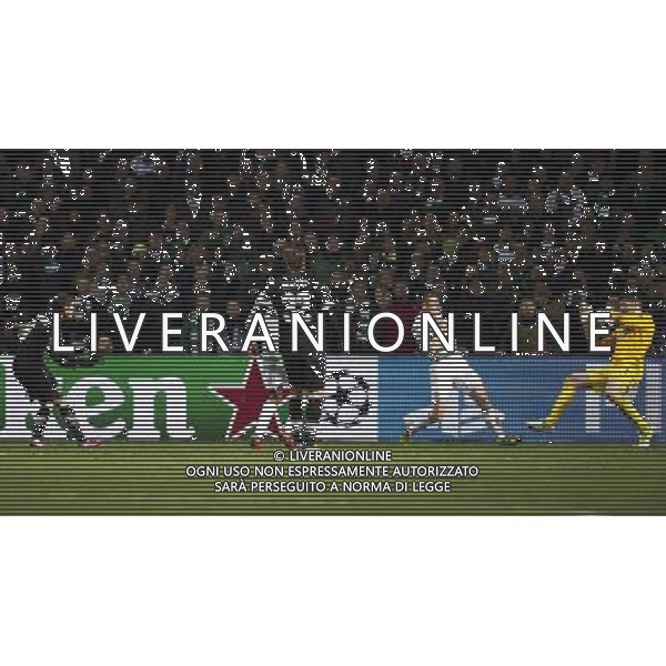 12/02/13 UEFA CHAMPIONS LEAGUE CELTIC v JUVENTUS CELTIC PARK - GLASGOW Juventus\' Claudio Marchisio (left) scores his side\'s second goal of the game ©/AGENZIA ALDO LIVERANI SAS - ITALY ONLY - EDITORIAL USE ONLY