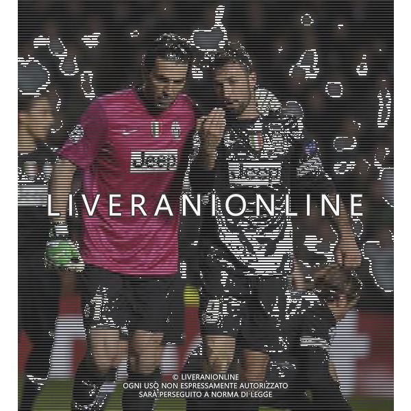 Celtic Park Glasgow Celtic v Juventus (0-3) Champions League First knockout round 12/02/13 Gianluigi Buffon Mirko Vucinic (Juventus) Photo: Roger Parker Fotosports International AG ALDO LIVERANI S A S ONLY ITALY