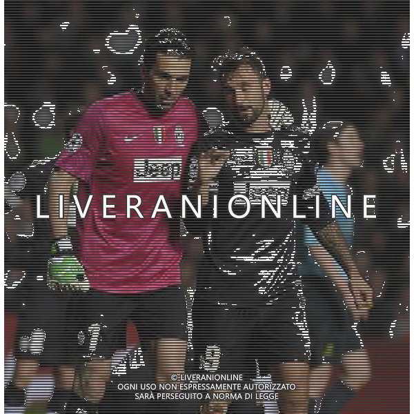 Celtic Park Glasgow Celtic v Juventus (0-3) Champions League First knockout round 12/02/13 Gianluigi Buffon Mirko Vucinic (Juventus) Photo: Roger Parker Fotosports International AG ALDO LIVERANI S A S ONLY ITALY
