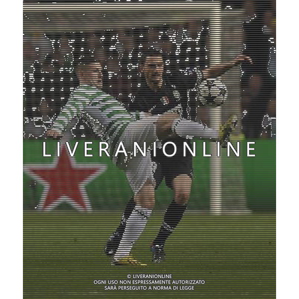 Celtic Park Glasgow Celtic v Juventus (0-3) Champions League First knockout round 12/02/13 Gary Hooper (Celtic) Leonardo Bonucci (Juventus) Photo: Roger Parker Fotosports International AG ALDO LIVERANI S A S ONLY ITALY