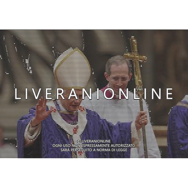 Roma 13-02-2013 Basilica di San Pietro, il Papa Benedetto XVI celebra la messa del Mercoledíå delle Ceneri, la prima messa dopo l\' annuncio delle sue dimissioni Ph: Cristian Gennari/Ianniello ©/AGENZIA ALDO LIVERANI SAS