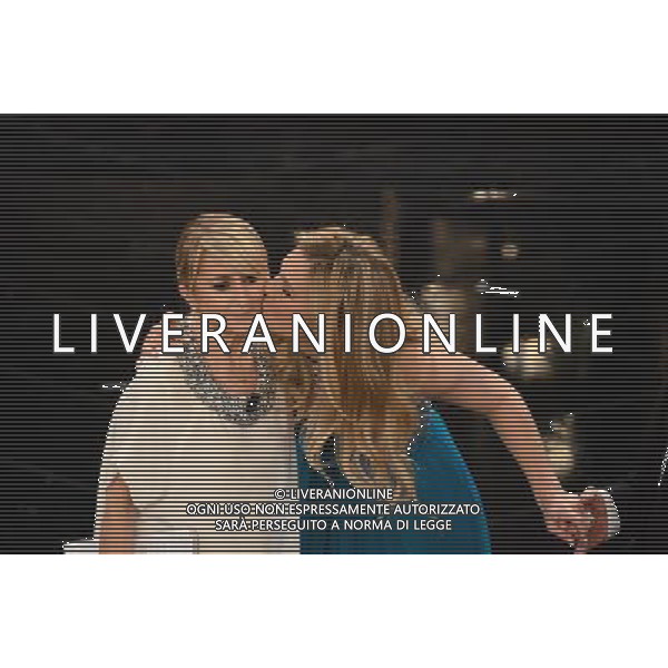 63mo Festival della canzone italiana di Sanremo Seconda Serata 13 febbraio 2013 nella foto Luciana Littizzetto e Bar Refaeli ©/AGENZIA ALDO LIVERANI SAS