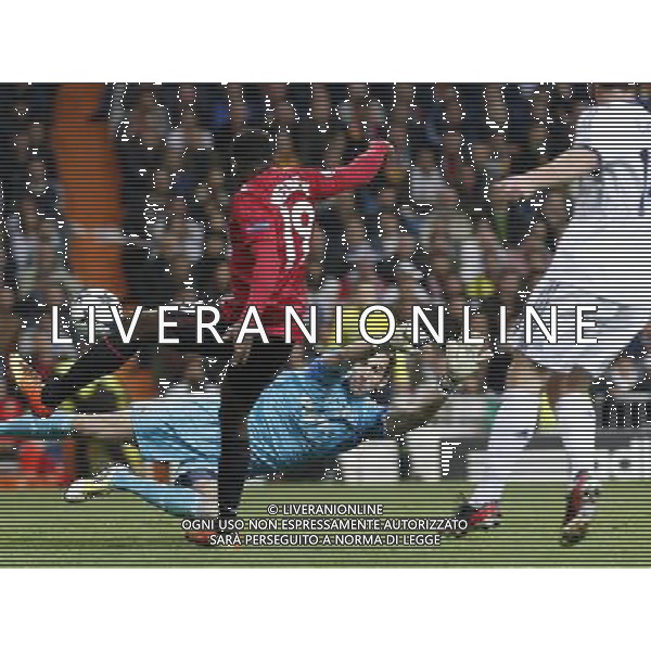 Madrid (03/02/2013).- Estadio Santiago Bernabeu. UEFA Champions League Real Madrid - Manchester United Diego Lopez, Welbeck. Photo: Alex Cid-Fuentes / ALFAQUI /AGENZIA ALDO LIVERANI SAS - ITALY ONLY - EDITORIAL USE ONLY