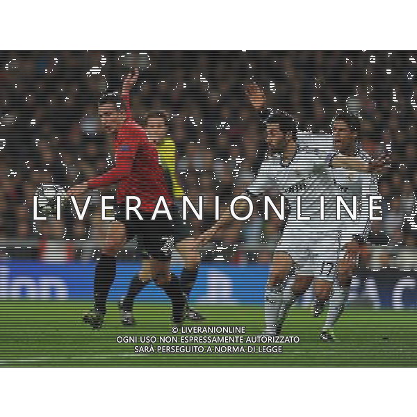 Robin Van Persie Manchester United 2012/13 Alvaro Arbeloa Real Madrid Real Madrid Vs Manchester United (1-1) 13/02/13 The Champions League Photo: Robin Parker Fotosports International ©Photoshot/AGENZIA ALDO LIVERANI SAS-ITALY ONLY - EDITORIAL USE ONLY