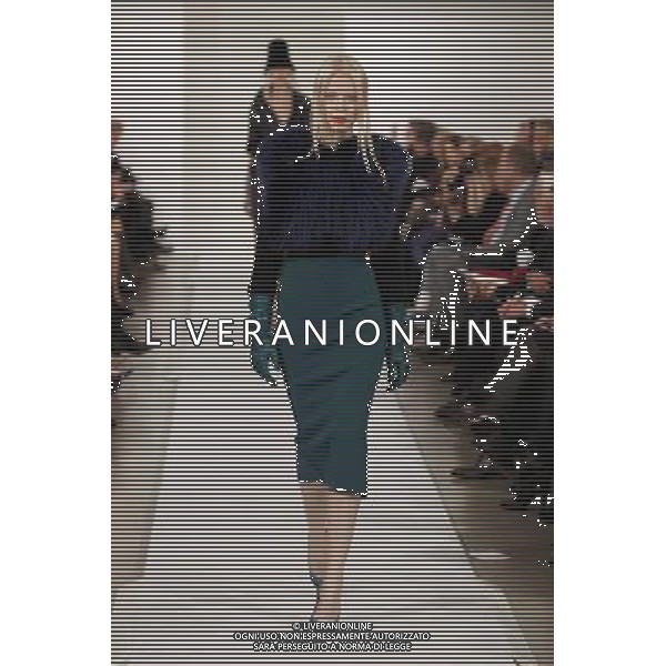 Oscar de la Renta Ready to Wear Autumn Winter 2013 New York Fashion Week ©Photoshot/AGENZIA ALDO LIVERANI SAS-ITALY ONLY - EDITORIAL USE ONLY