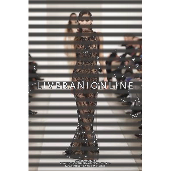 Oscar de la Renta Ready to Wear Autumn Winter 2013 New York Fashion Week ©Photoshot/AGENZIA ALDO LIVERANI SAS-ITALY ONLY - EDITORIAL USE ONLY