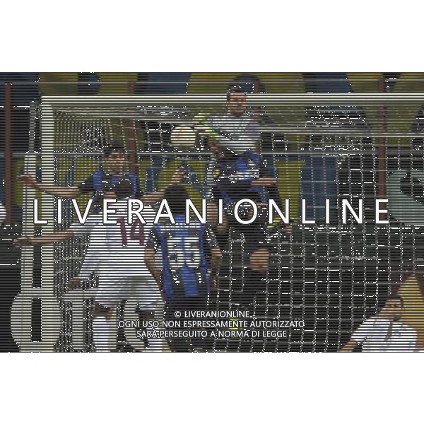 Inter - CFR Cluj UEFA Europa League 2012/2013 Sedicesimi di Finale Andata Milano - 14.02.2013 NELLA FOTO : HANDANOVIC IN PARATA ©RAVEZZANI/AGENZIA ALDO LIVERANI SAS 