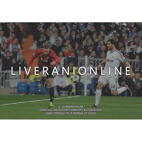 Wayne Rooney Manchester United 2012/13 Xabi Alonso Real Madrid Real Madrid Vs Manchester United (1-1) 13/02/13 The Champions League Photo: Robin Parker Fotosports International AG ALDO LIVERANI S A S ONLY ITALY