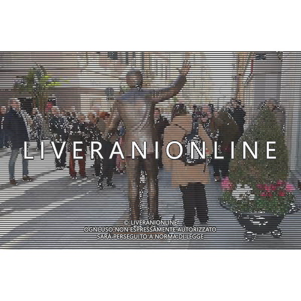 63mo Festival della canzone italiana di SanRemo 16 febbraio 2013 nella foto la Statua di Mike Bongiorno inaugurata durante il festival ©/AGENZIA ALDO LIVERANI SAS