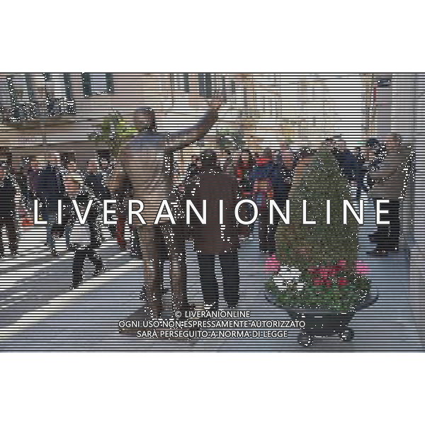 63mo Festival della canzone italiana di SanRemo 16 febbraio 2013 nella foto la Statua di Mike Bongiorno inaugurata durante il festival ©/AGENZIA ALDO LIVERANI SAS