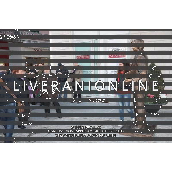 63mo Festival della canzone italiana di SanRemo 16 febbraio 2013 nella foto la Statua di Mike Bongiorno inaugurata durante il festival ©/AGENZIA ALDO LIVERANI SAS