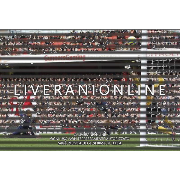 Arsenal\'s Abou Diaby makes an attempt on goal - Credit - CameraSport - Karyn Haddon - Football - FA Challenge Cup Fifth Round - Arsenal v Blackburn Rovers - Saturday 16th February 2013 - Emirates stadium - London © CameraSport - 43 Linden Ave. Countesthorpe. Leicester. England. LE8 5PG - Tel: +44 (0) 116 277 4147 - admin@camerasport.com - www.camerasport.com AG ALDO LIVERANI S A S ONLY ITALY