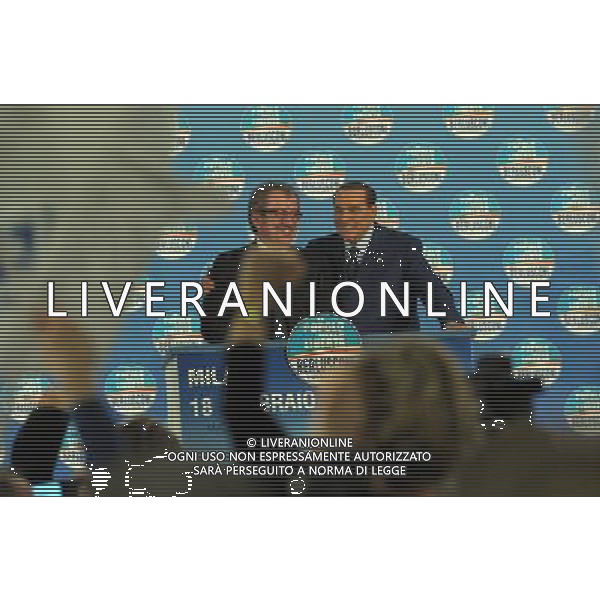 MILANO 18/2/2013 FIERAMILANOCITY COMIZIO ELETTORALE DEL POPOLO DELLA LIBERTA\' NELLA FOTO SILVIO BERLUSCONI E ROBERTO MARONI FOTO ROMANO/AG ALDO LIERANI