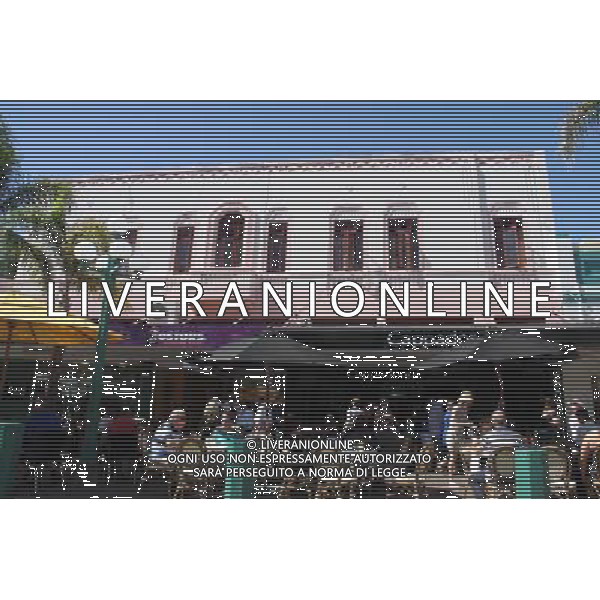 (130218) -- NAPIER, Feb. 18, 2013 () -- A pink building of Art Deco style is seen in Napier, New Zealand, Feb. 17, 2013. Known as the Art Deco Capital of the World, Napier is a popular tourist city with a unique concentration of 1930s Art Deco architectures. Napier was rebuilt after the city was leveled by a massive earthquake and the following fire in 1931. (/Huang Xingwei) (wjd) ©photoshot/AGENZIA ALDO LIVERANI SAS - ITALY ONLY - Napier e\' una citta\' turistica con una concentrazione unica di architetture Art Deco degli anni 1930, Nuova Zelanda, 18 febbraio 2013