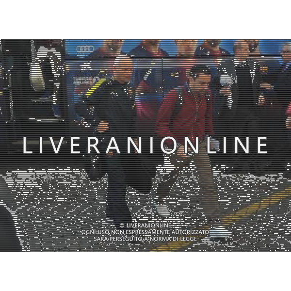 MILANO 19/2/2013 PIAZZA FONTANA ARRIVO DEI CALCIATORI DEL BARCELLONA PER LA PARTITA DI CHAMPIONS LEAGUE: -MILAN-BARCELLONA- NELLA FOTO FOTO ROMANO/AG ALDO LIVERANI S.A.S.