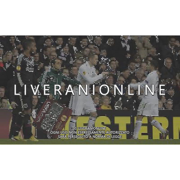 Tottenham Hotspur\'s Aaron Lennon is substituted by Tottenham Hotspur\'s Gylfi Sigurdsson. Spurs beat Lyon 2:1 Tottenham Hotspur 14/02/13 Tottenham Hotspur V Olympique Lyonnais 14/02/13 UEFA Europa League Photo: Richard Washbrooke Fotosports International AG ALDO LIVERANI S A S ONLY ITALY