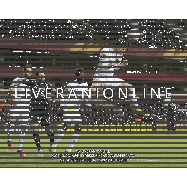 Tottenham Hotspur\'s Gareth Bale clear the ball away to safety from a Lyon corner kick. Spurs beat Lyon 2:1 Tottenham Hotspur 14/02/13 Tottenham Hotspur V Olympique Lyonnais 14/02/13 UEFA Europa League Photo: Richard Washbrooke Fotosports International AG ALDO LIVERANI S A S ONLY ITALY